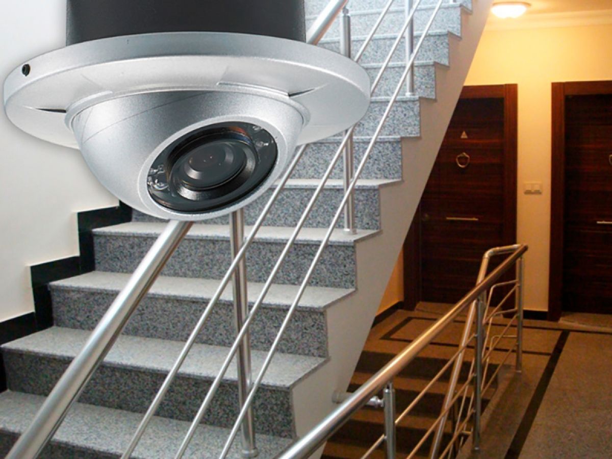 Зачем в подъезде нужно видеонаблюдение - отвечаем